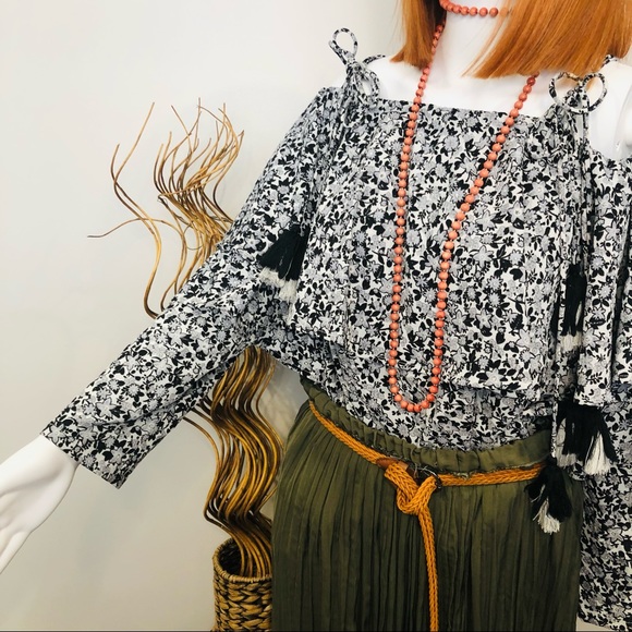BOHEMIAN TRADERS Black & White Off Shoulder Top Tassel Ties & Ruffles - Picture 4 of 7